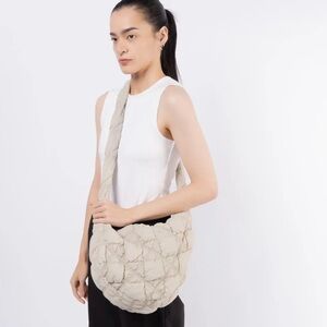 Carlyn Cozy bag Beige